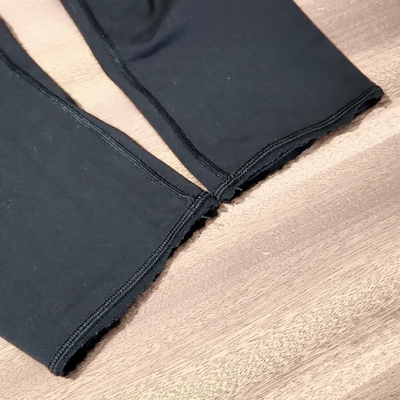 Lululemon black Capri leggings SZ 8 - Picture 4 of 9